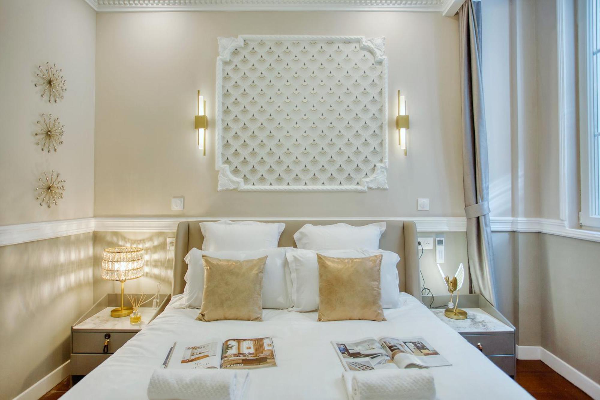 Elegant Triplex In - Ideal For 10 - Aircon Appartement Parijs