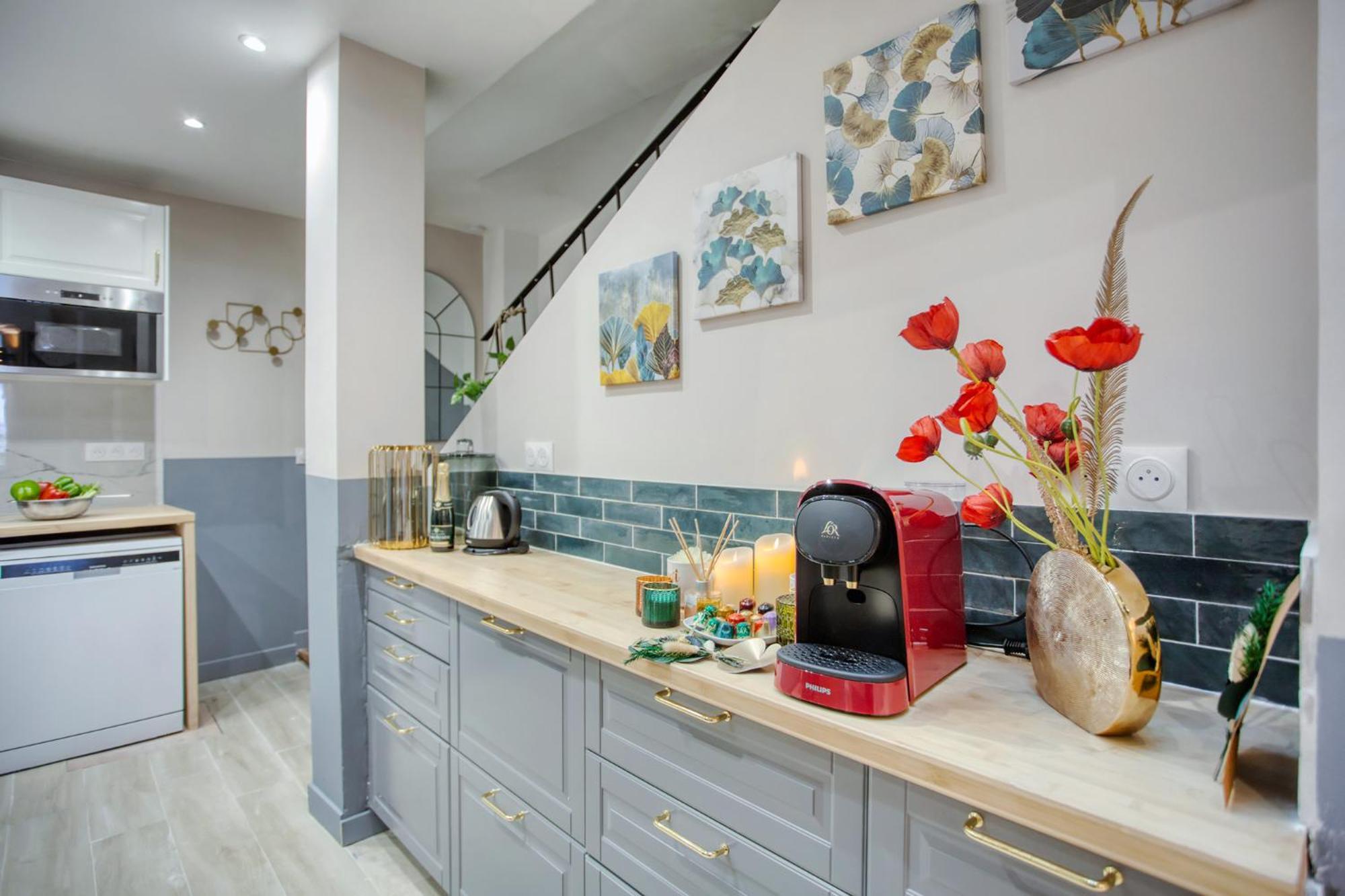 Appartement Elegant Triplex In - Ideal For 10 - Aircon Parijs