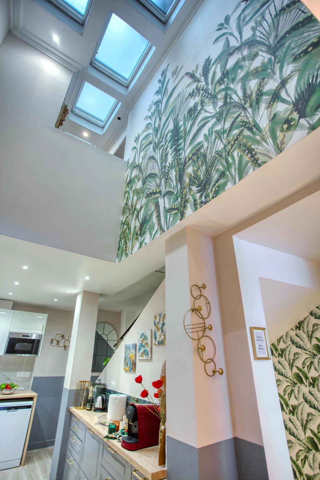 Elegant Triplex In - Ideal For 10 - Aircon Appartement *