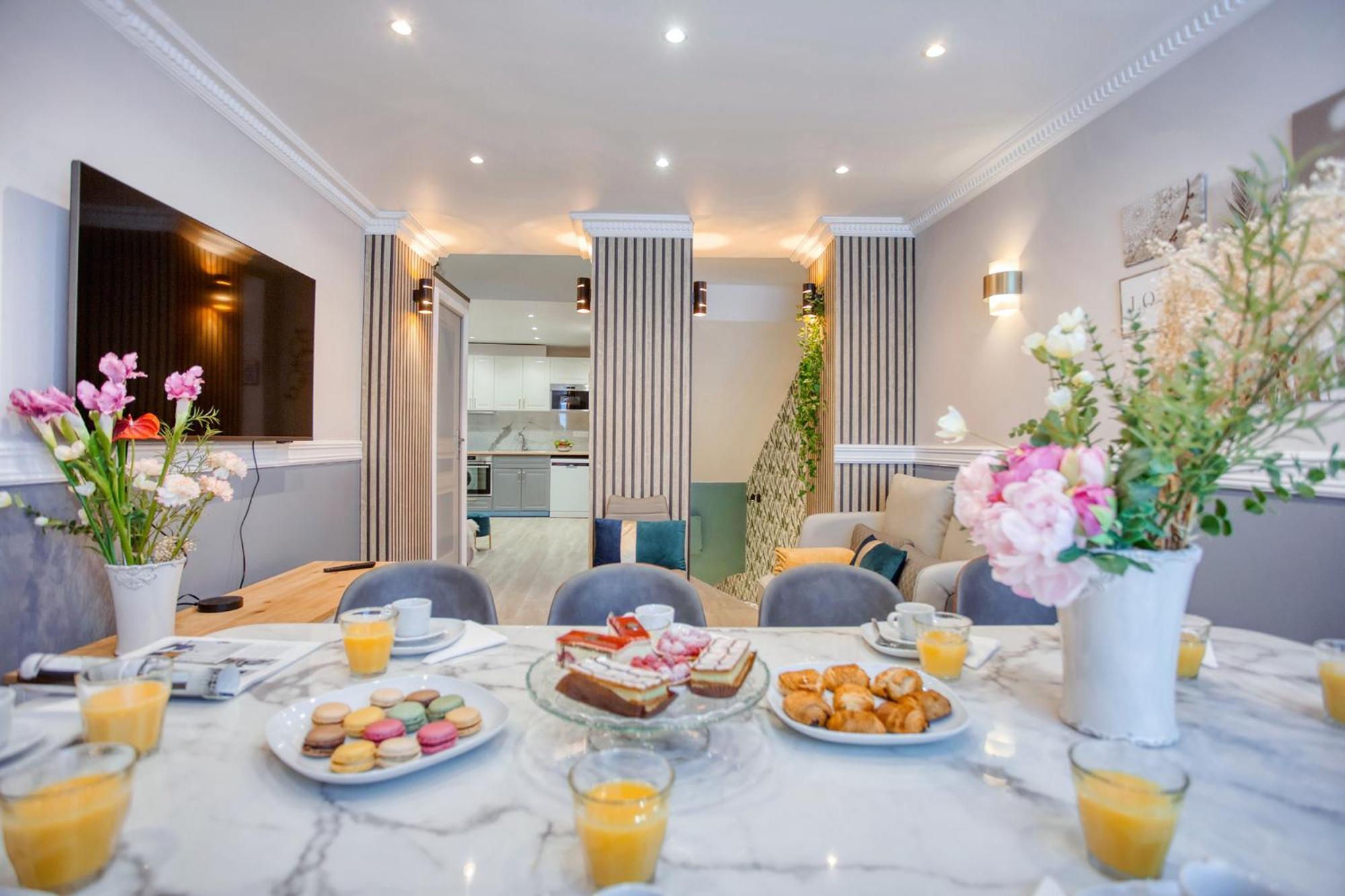 Appartement Elegant Triplex In - Ideal For 10 - Aircon Parijs