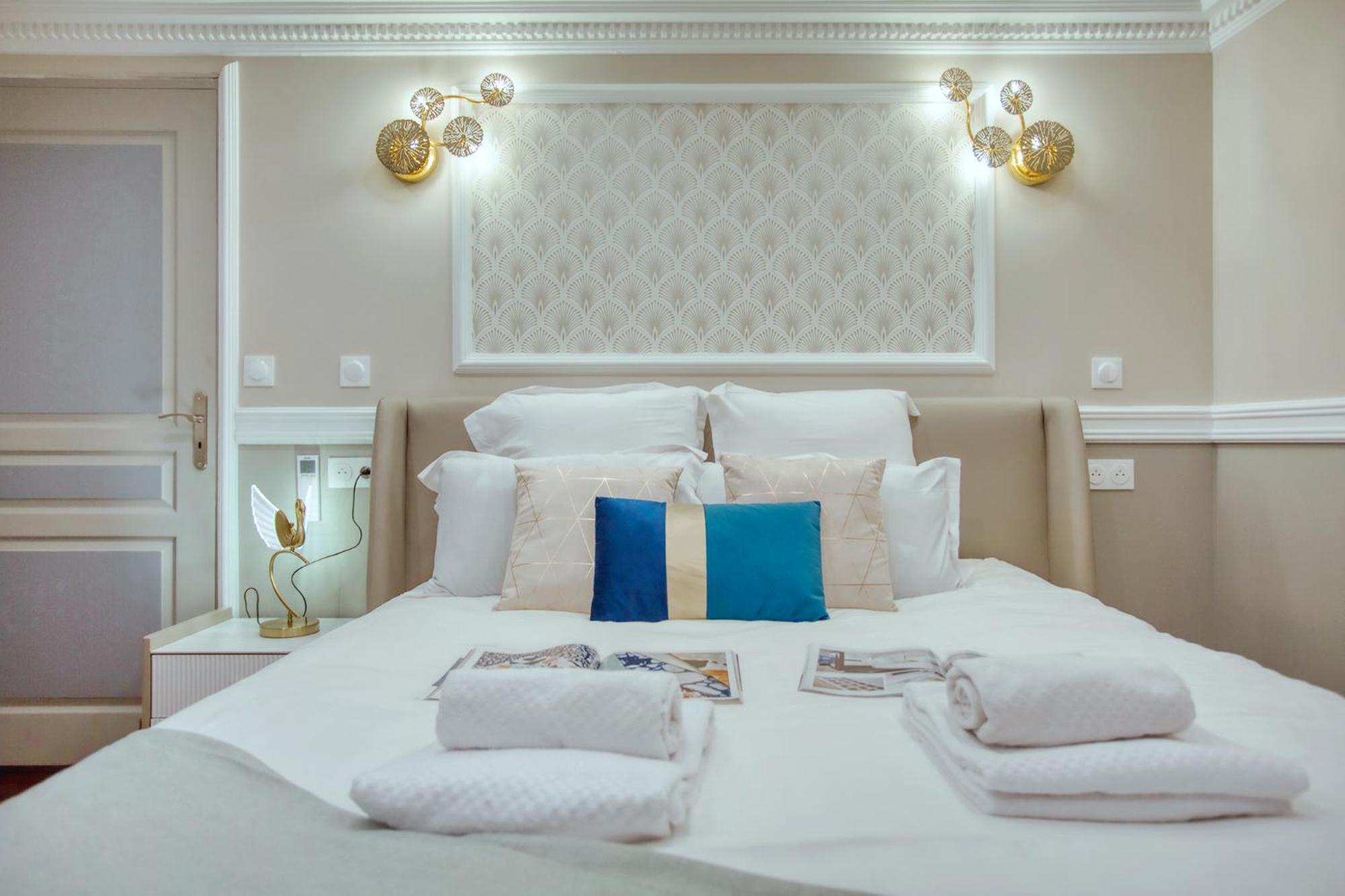 Elegant Triplex In - Ideal For 10 - Aircon Appartement
