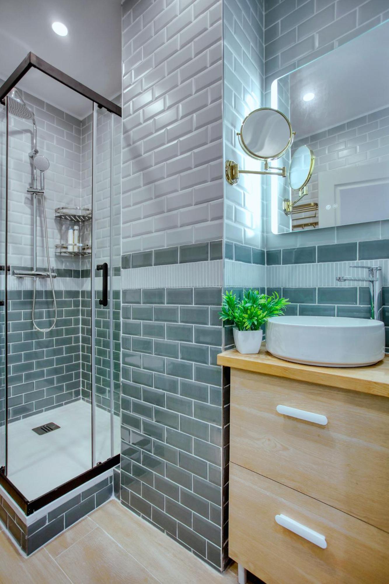 Elegant Triplex In - Ideal For 10 - Aircon Appartement Parijs